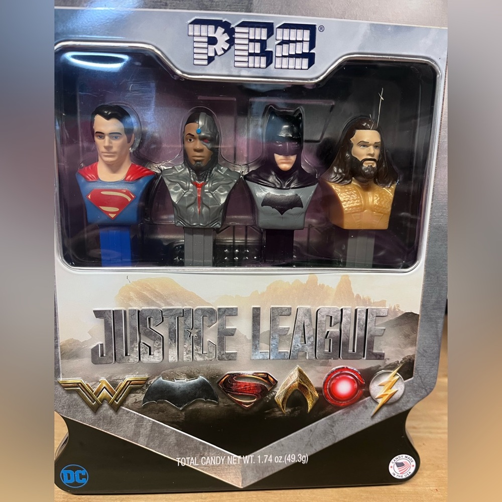 Justice League Gift Tin PEZ.